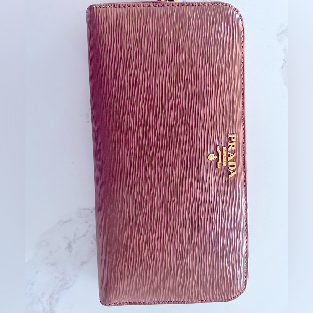 Prada Wallet, Tan Color, Large Saffiano Leather Wallet.